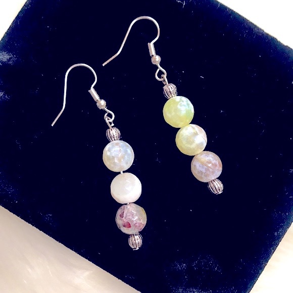 🆕Beautiful Handcrafted Colorful Natural Gemstone Flower Agates Beaded Earrings - Picture 4 of 16